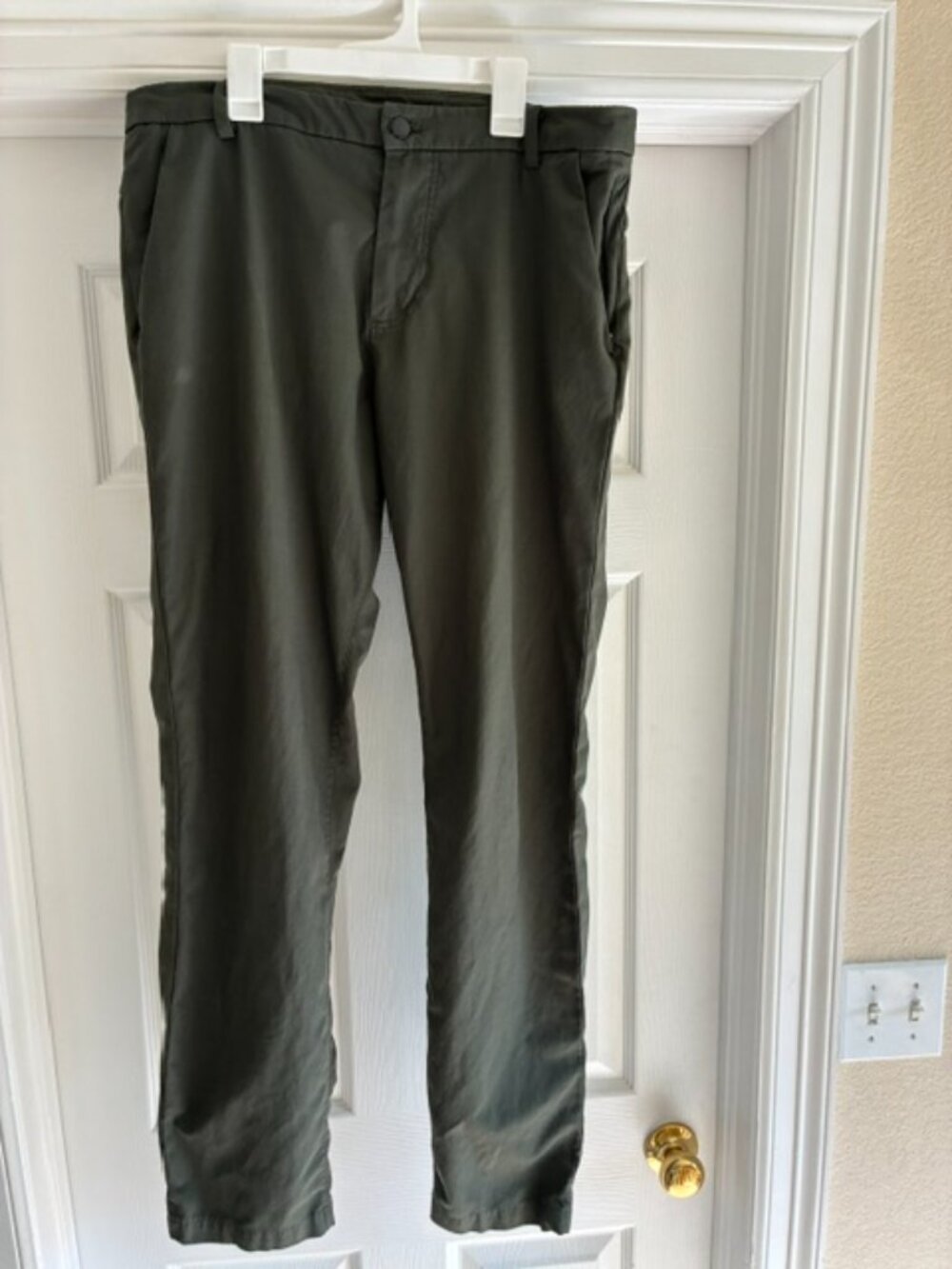Lululemon Men's pants, hunter green.  Size 36, good condition!